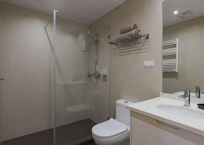 شقة Peixeira And *